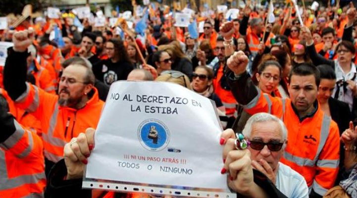 Los estibadores inician su huelga en los puertos de toda España